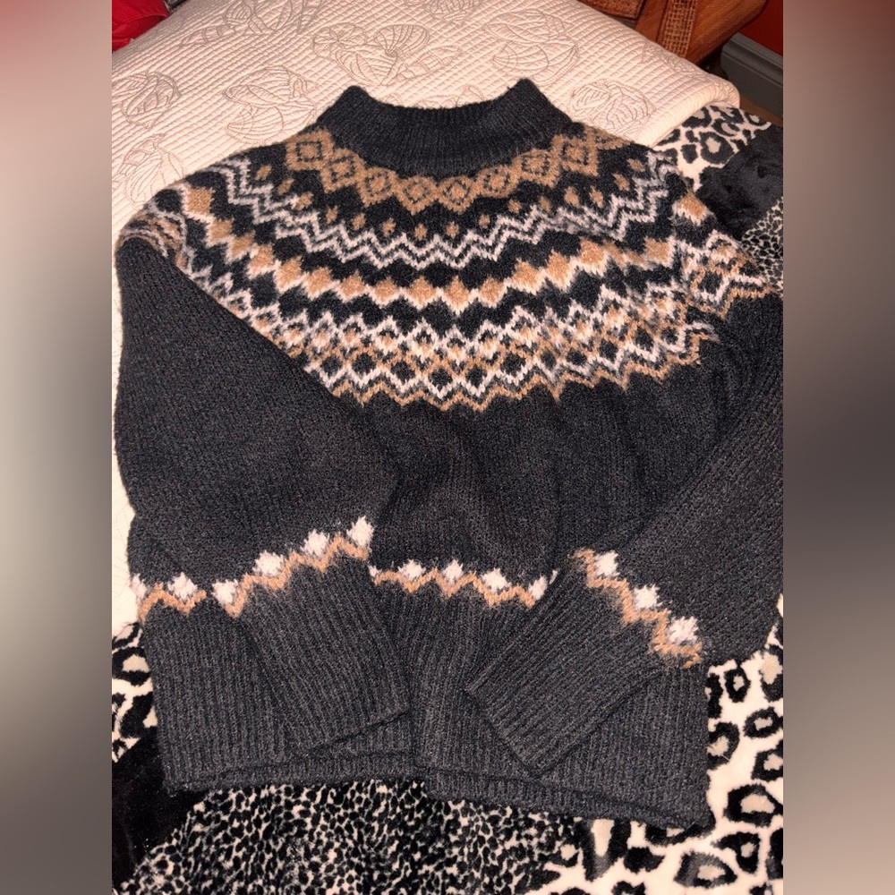 Women's Black and Brown Patterned Sweater